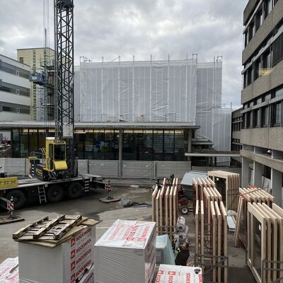 Bild vergr&ouml;&szlig;ern: 2025 PG-Schulhof BA1 Fenstereinbau