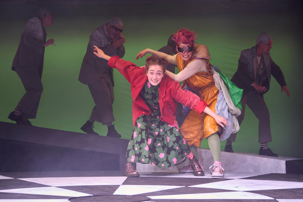 Szene aus Theaterstück Momo 