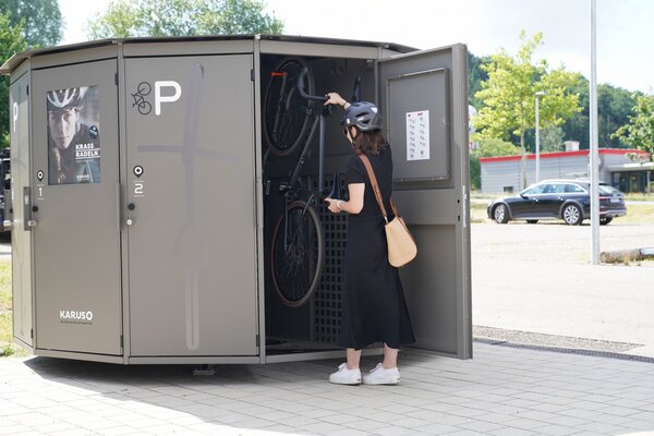 Auch zum diesjährigen Schützenfest bietet das hiesige Start-up Karuso wieder drei Bike-Boxen im Stadtgebiet an.