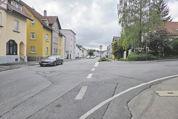 Die Umgestaltung der Riedlinger Straße umfasst zwei Abschnitte. Mit dem ersten Abschnitt von der Stadthalle bis zur Hardtsteige soll im Frühjahr 2027 begonnen werden.